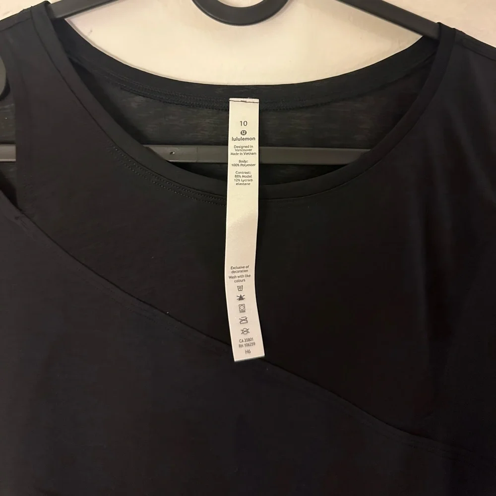 Lululemon No Inhibitions Tee Black Size 10